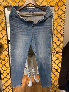 American Eagle Outfitters Light Blue Stretch Jeggings